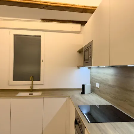 Apartment Market - Ciutat Vella, Exclusively For Families - Mid-term Valencia