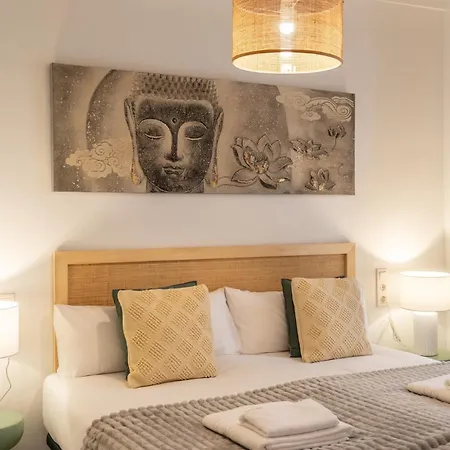 Market - Ciutat Vella, Exclusively For Families - Mid-term Apartment