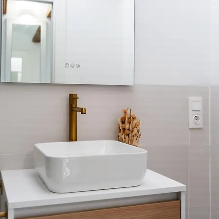 Apartment Market - Ciutat Vella, Exclusively For Families - Mid-term