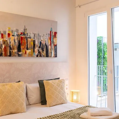 Market - Ciutat Vella, Exclusively For Families - Mid-term Apartment