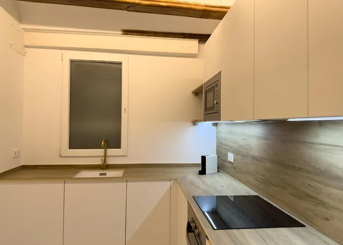 Apartment Market - Ciutat Vella, Exclusively For Families - Mid-term Valencia