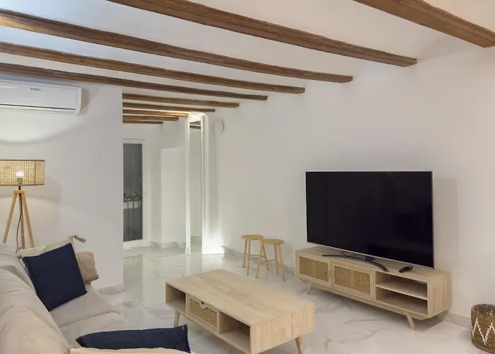 Apartment Market - Ciutat Vella, Exclusively For Families - Mid-term *