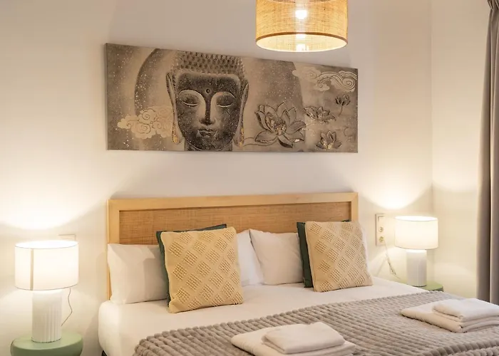 Market - Ciutat Vella, Exclusively For Families - Mid-term Apartment