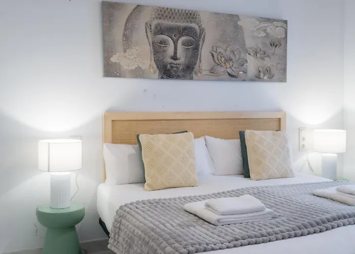 Market - Ciutat Vella, Exclusively For Families - Mid-term Apartment