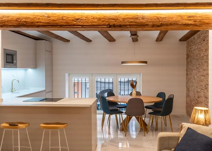 Market - Ciutat Vella, Exclusively For Families - Mid-term Apartment *