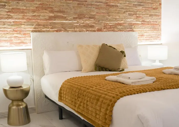 Market - Ciutat Vella, Exclusively For Families - Mid-term Apartment