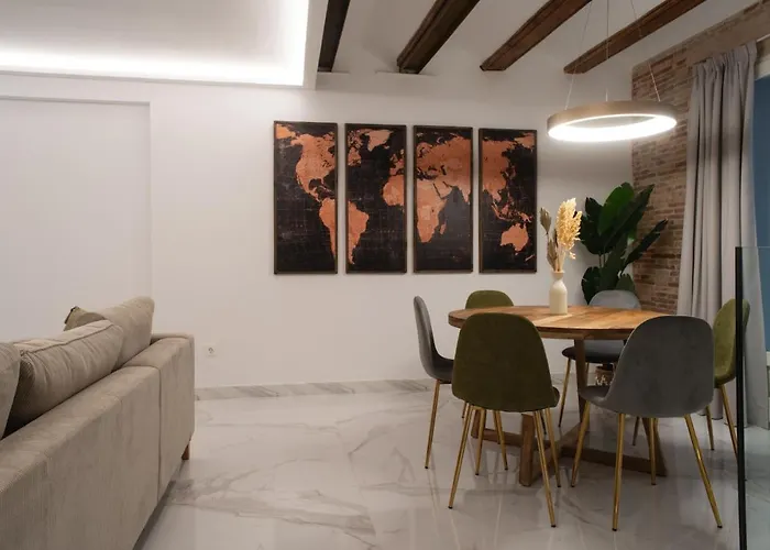 Apartment Market - Ciutat Vella, Exclusively For Families - Mid-term *