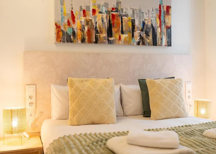 Apartment Market - Ciutat Vella, Exclusively For Families - Mid-term *